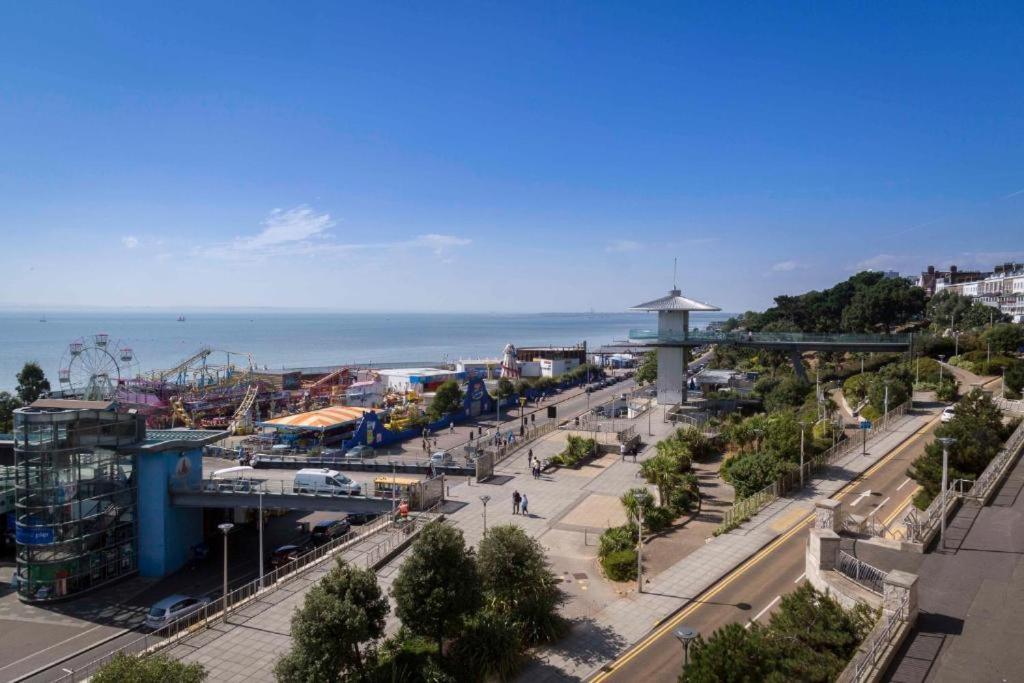 Marine Villa Hotel & Suites - Close To Beach, Train Station & Southend Airport מראה חיצוני תמונה